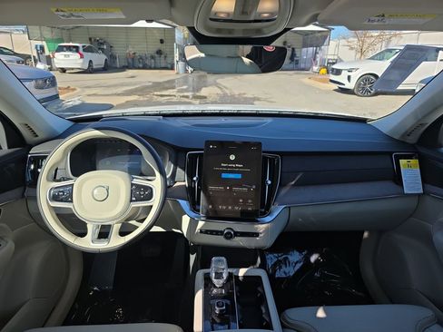 New 2026 Volvo XC90 B6 Ultra image 17