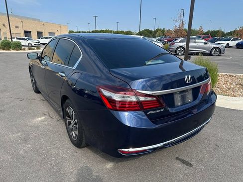 Used 2017 Honda Accord LX image 5