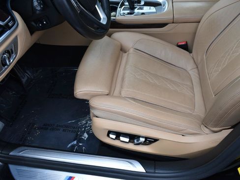 Used 2019 BMW 750i w/ Executive Package RWD image 25