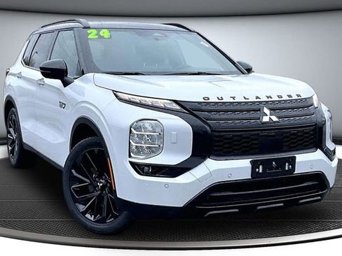 Used 2024 Mitsubishi Outlander SEL Black Edition image 3