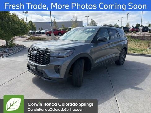 Used 2025 Ford Explorer ST-Line w/ ST-Line Street Pack AWD/4WD image 3