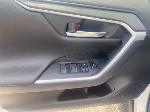 Used 2019 Toyota RAV4 XSE image 17