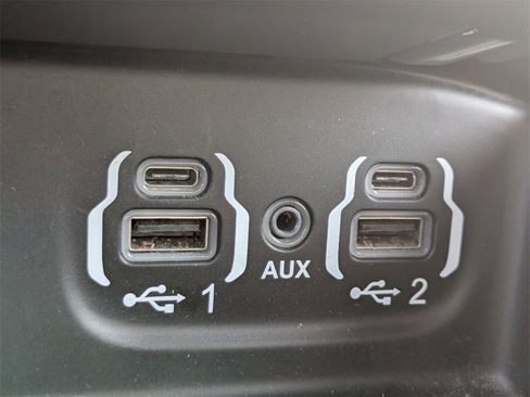 Used 2020 RAM 3500 Laramie image 16