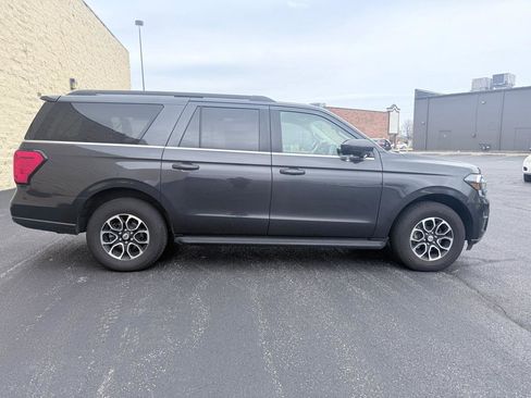 Used 2024 Ford Expedition Max XLT image 4
