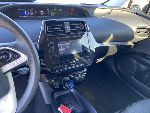Used 2018 Toyota Prius Four image 22