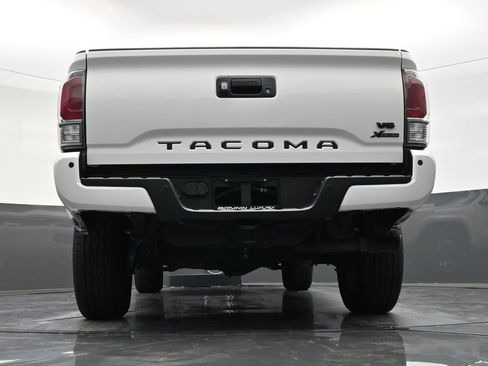 Used 2020 Toyota Tacoma TRD Sport w/ Technology Package RWD image 24