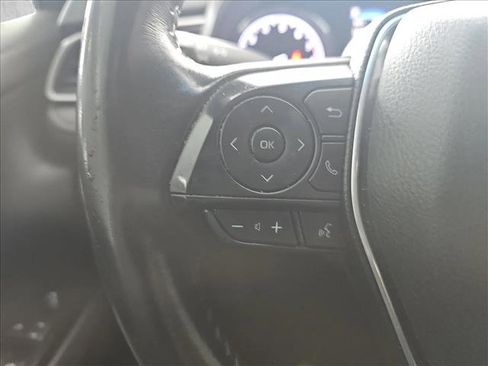 Used 2019 Toyota Camry SE image 16