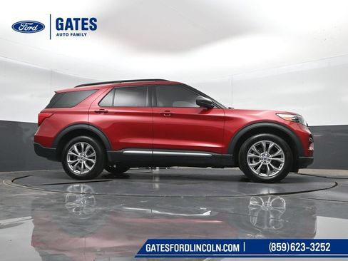 Used 2023 Ford Explorer XLT w/ Equipment Group 202A AWD/4WD image 41