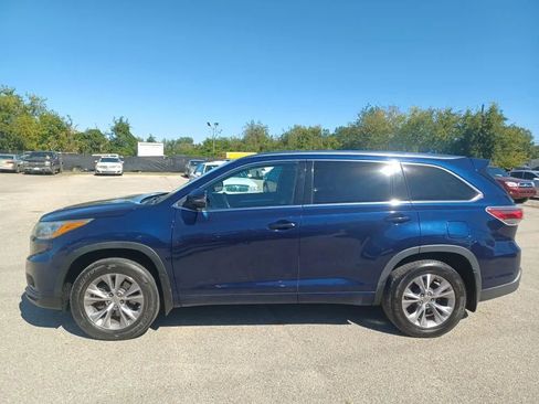 Used 2015 Toyota Highlander XLE image 2