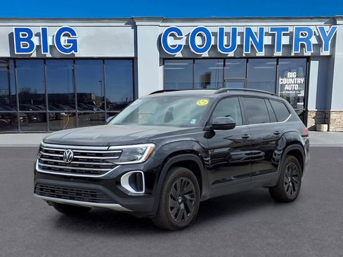 Used 2025 Volkswagen Atlas SE FWD image 1