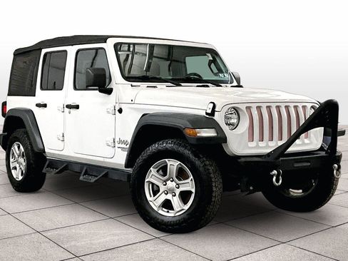 Used 2018 Jeep Wrangler Unlimited Sport S image 2