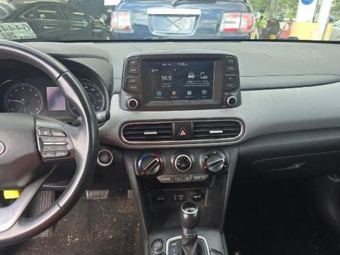 Used 2018 Hyundai Kona SEL FWD image 3