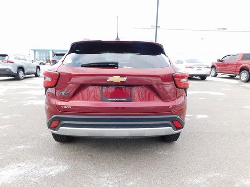 Used 2025 Chevrolet Trax LT image 4