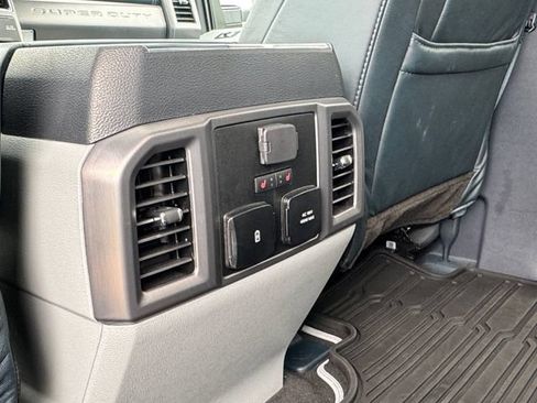 Used 2022 Ford F250 Limited AWD/4WD image 31