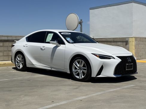 Certified 2022 Lexus IS 300 RWD image 2