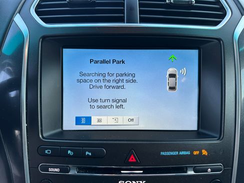 Used 2018 Ford Explorer Platinum image 54