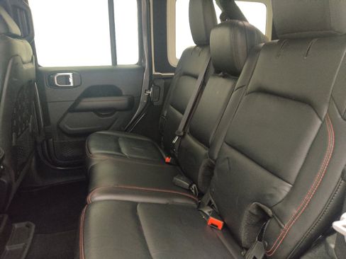 Used 2018 Jeep Wrangler Unlimited Rubicon w/ Safety Group AWD/4WD image 18