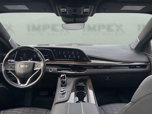 Used 2024 Cadillac Escalade ESV Premium Luxury Platinum image 16