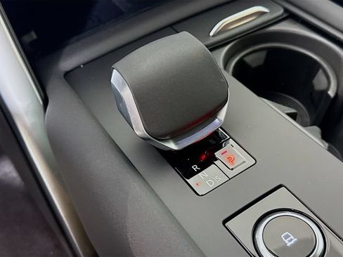 Certified 2026 Land Rover Discovery Limited Edition AWD/4WD image 19