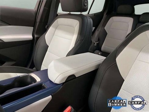 Used 2025 Chevrolet Equinox EV LT w/ Convenience Package image 59