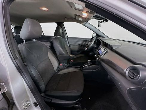 Used 2020 Nissan Kicks S image 26