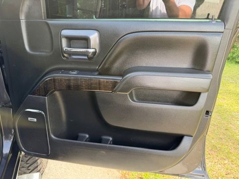 Used 2015 GMC Sierra 2500 Denali w/ Duramax Plus Package image 11