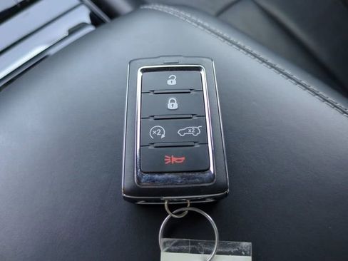 Used 2022 Jeep Grand Cherokee L Overland w/ Advanced Protech Group III image 30