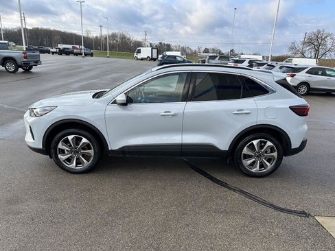 Used 2025 Ford Escape Platinum image 2