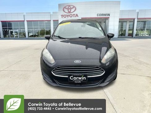 Used 2017 Ford Fiesta SE image 3