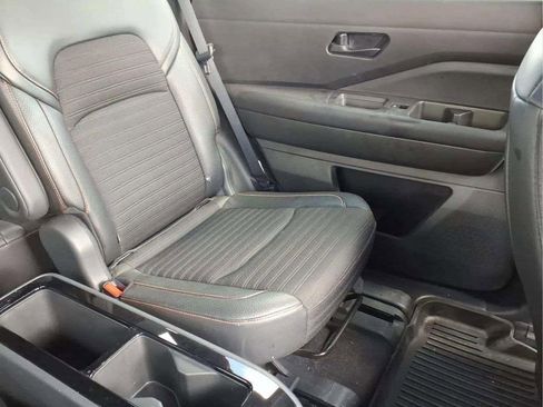 Used 2024 Nissan Pathfinder Rock Creek AWD/4WD image 18