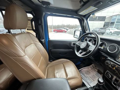 Used 2022 Jeep Wrangler Unlimited Sahara w/ Cold Weather Group image 10