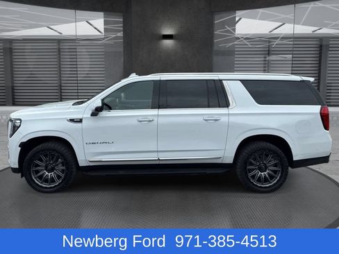 Used 2024 GMC Yukon XL Denali w/ Advanced Technology Package AWD/4WD image 8