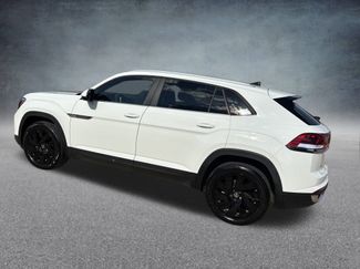 Used 2025 Volkswagen Atlas Cross Sport SE w/ Panoramic Sunroof Package video 3