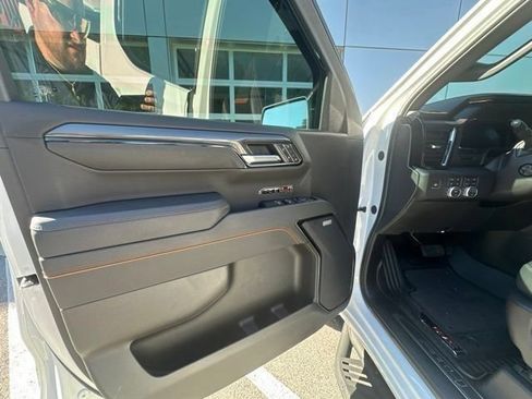 Used 2026 GMC Sierra 1500 AT4 w/ LPO, Black Badging Package AWD/4WD image 37