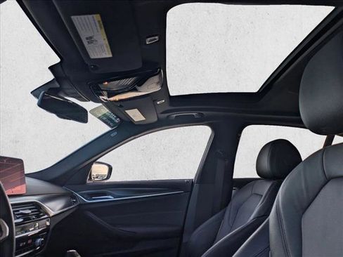 Used 2023 BMW 540i w/ M Sport Package image 15