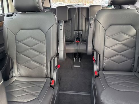 New 2026 Volkswagen Atlas SE image 14