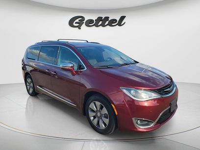 Used 2018 Chrysler Pacifica Limited w/ Advanced Safetytec Group
