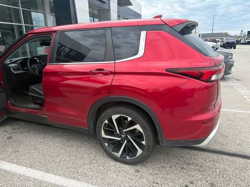 Used 2022 Mitsubishi Outlander SE FWD image 3