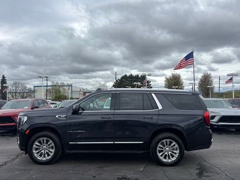 Used 2023 GMC Yukon SLT w/ SLT Luxury Package AWD/4WD image 8
