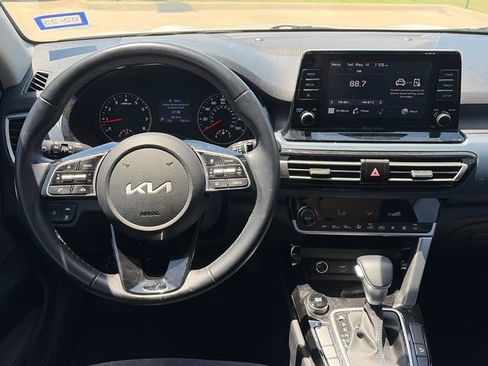 Used 2023 Kia Seltos S FWD image 13