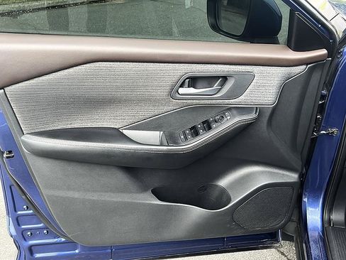 Used 2021 Nissan Rogue SV FWD image 19