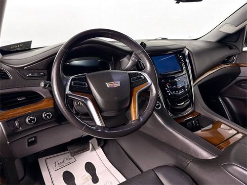 Used 2018 Cadillac Escalade Premium Luxury image 9
