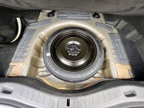 Used 2014 Ford Fusion SE FWD image 19