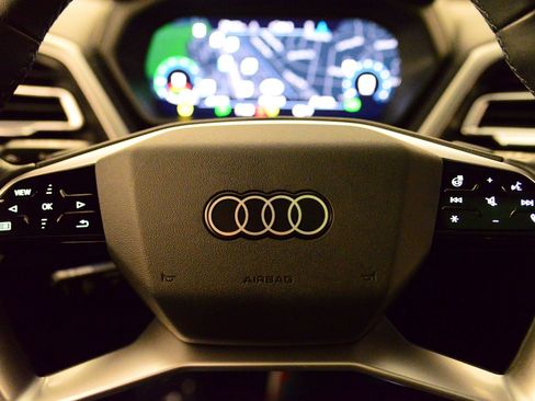 Used 2023 Audi Q4 e-tron Premium Plus w/ Premium Plus image 31