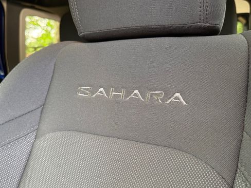 Used 2019 Jeep Wrangler Unlimited Sahara AWD/4WD image 22