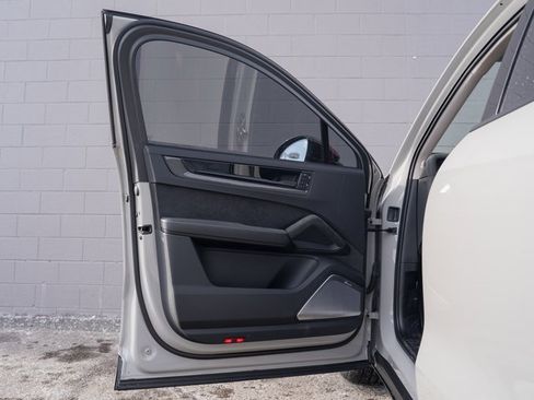 Certified 2024 Porsche Cayenne Turbo GT image 15