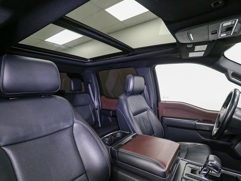 Used 2021 Ford F150 Lariat w/ Max Trailer Tow Package image 19