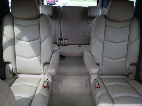 Used 2017 Cadillac Escalade Platinum AWD/4WD image 15