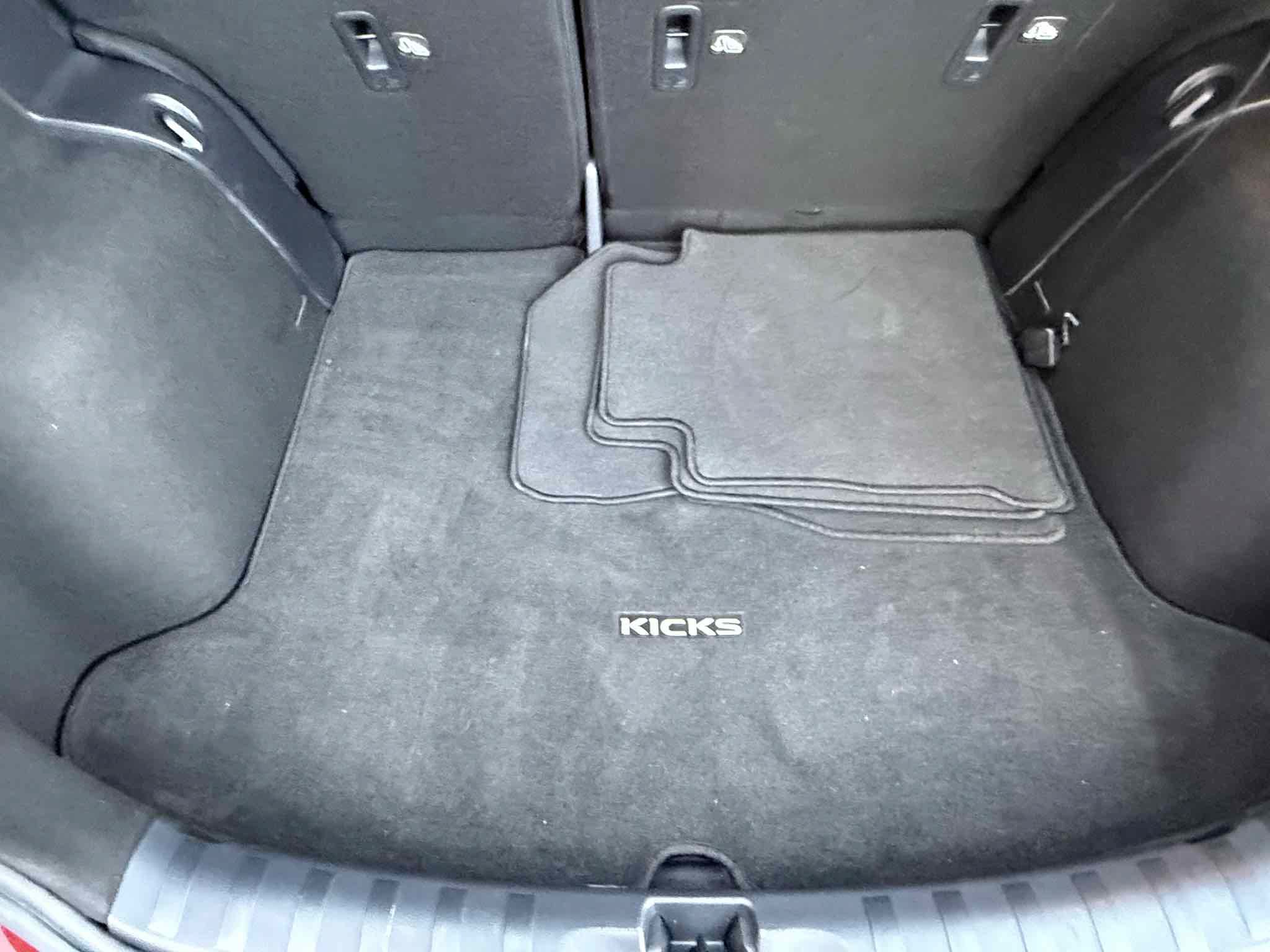 Used 2022 Nissan Kicks SV FWD image 64