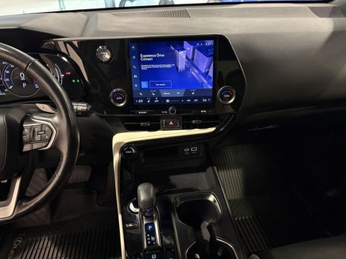 Used 2023 Lexus NX 350h AWD w/ Towing Package (2000 Lbs) image 17